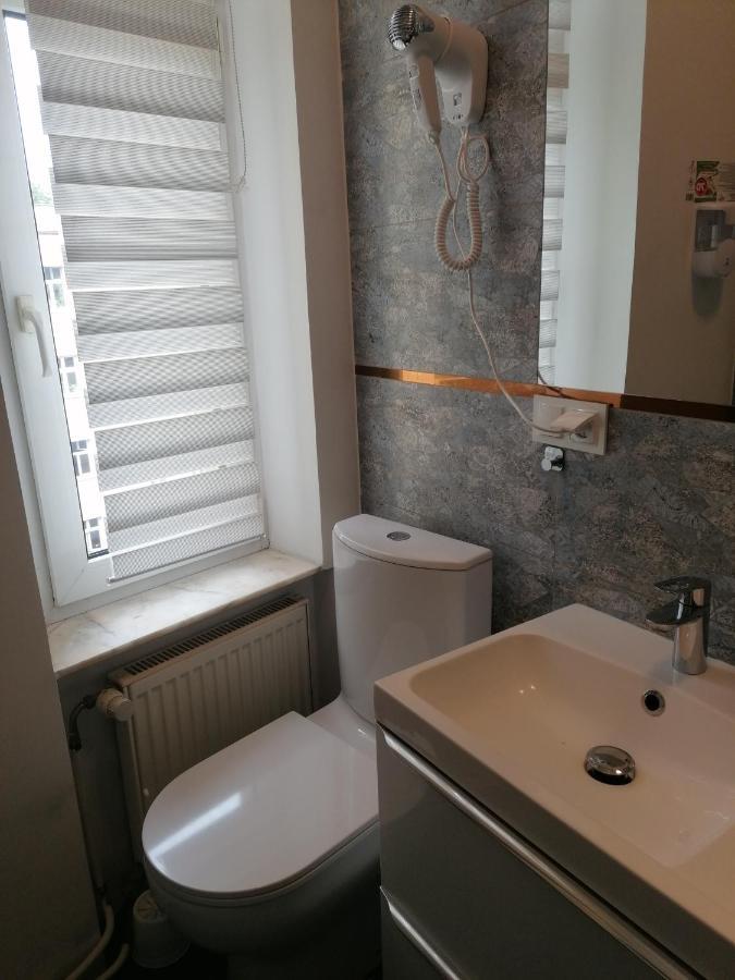 Hostel Tulip - Pokoj 5 Ze Wspolna Lazienka I Kuchnia Szczecin Bagian luar foto