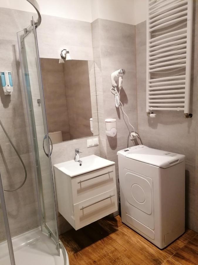 Hostel Tulip - Pokoj 5 Ze Wspolna Lazienka I Kuchnia Szczecin Bagian luar foto