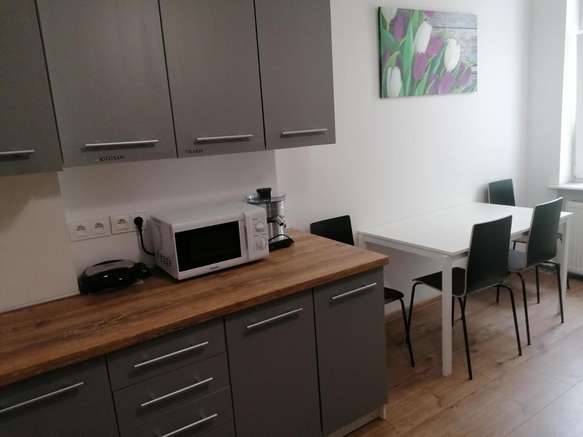 Hostel Tulip - Pokoj 5 Ze Wspolna Lazienka I Kuchnia Szczecin Bagian luar foto