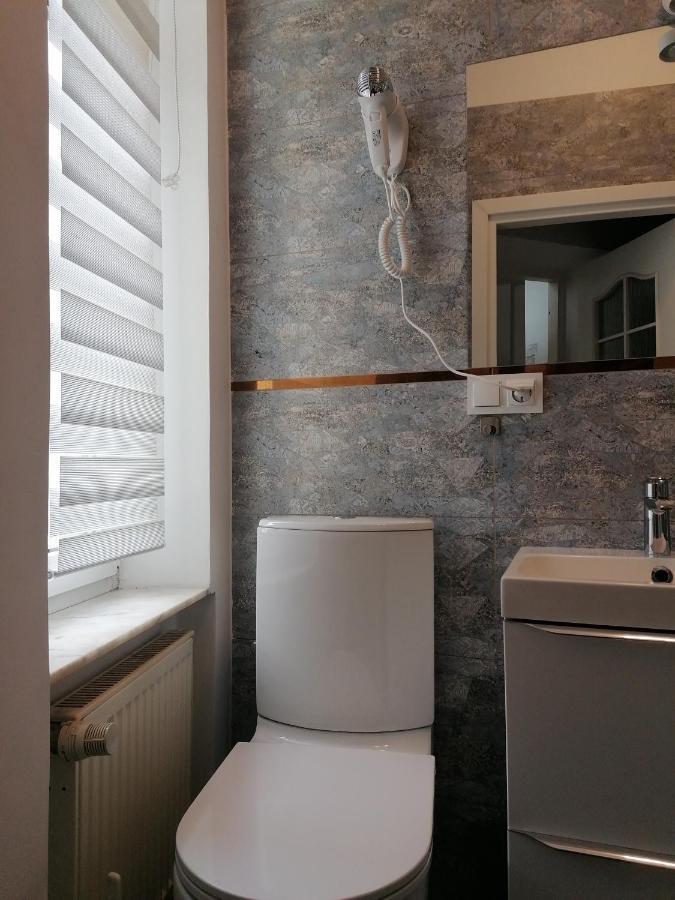Hostel Tulip - Pokoj 5 Ze Wspolna Lazienka I Kuchnia Szczecin Bagian luar foto