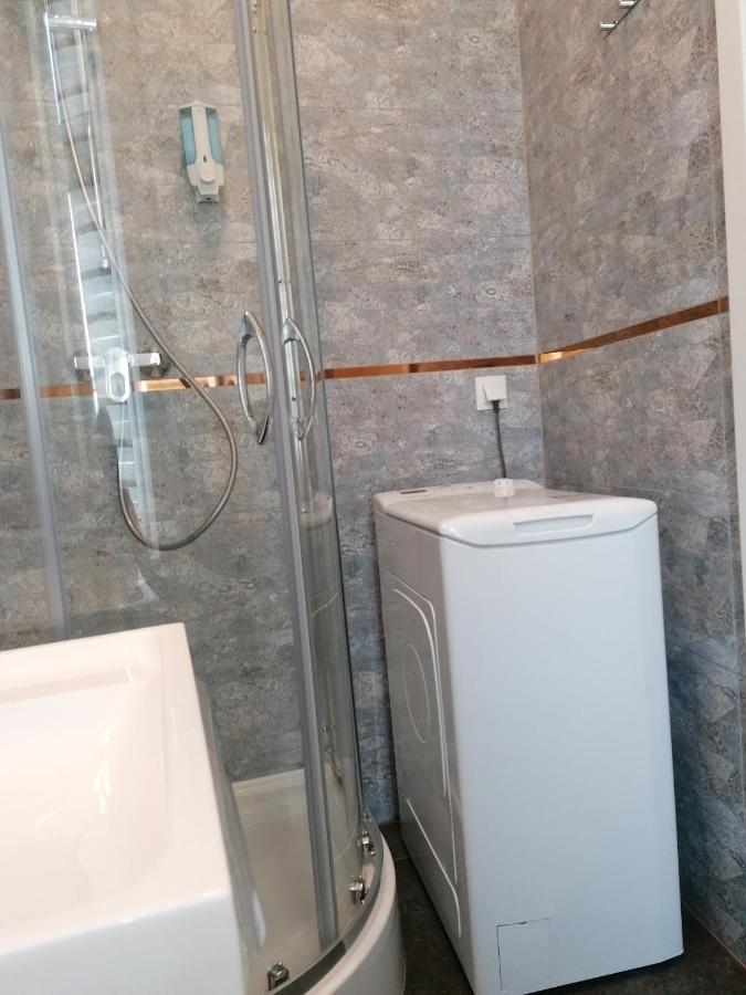 Hostel Tulip - Pokoj 5 Ze Wspolna Lazienka I Kuchnia Szczecin Bagian luar foto