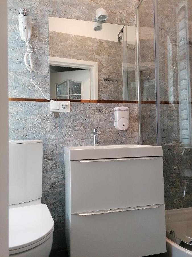 Hostel Tulip - Pokoj 5 Ze Wspolna Lazienka I Kuchnia Szczecin Bagian luar foto